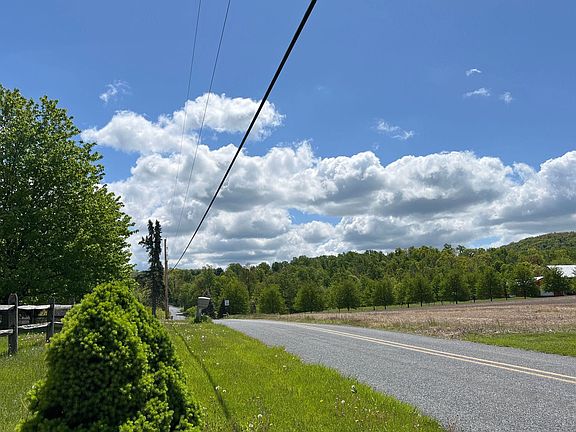 4th image of 102 Big Oak Rd