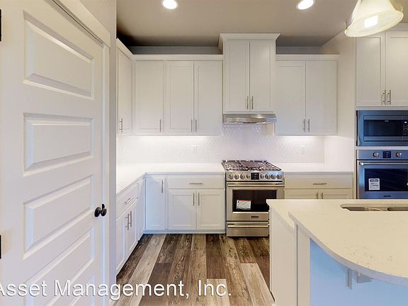 3rd image of 13217 NE 62nd Ave