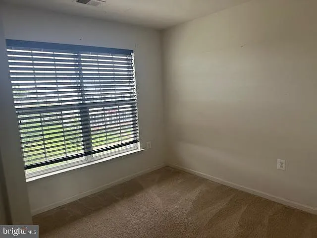 3 bed, 1840 sqft, $2,100 — Photo 4
