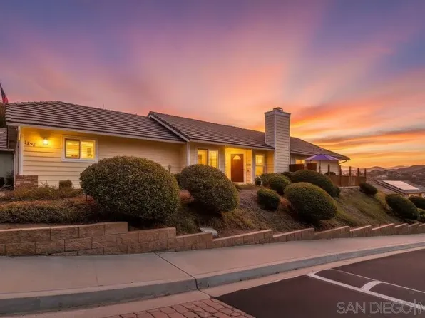 1295 Pearlbush Ct, El Cajon, CA 92019