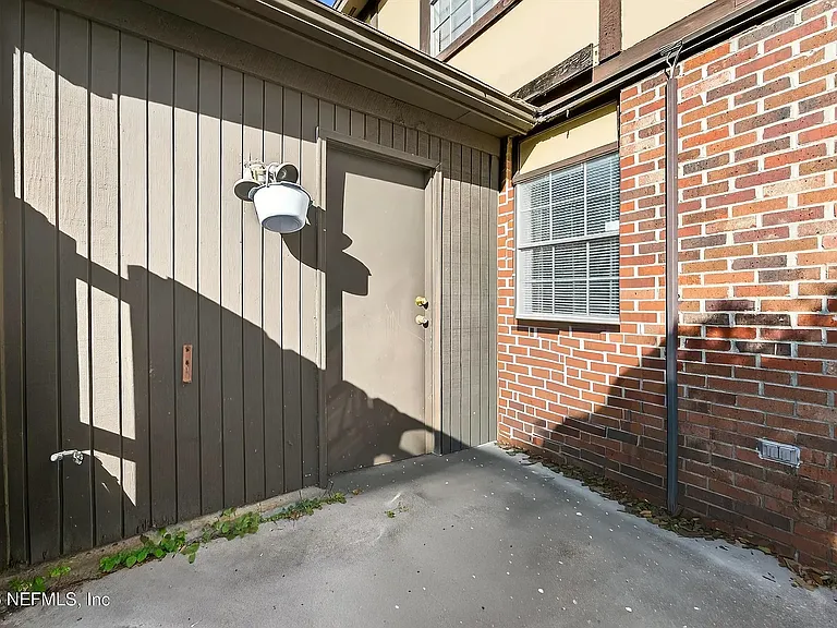 4822 Windrush Ln — Photo 15