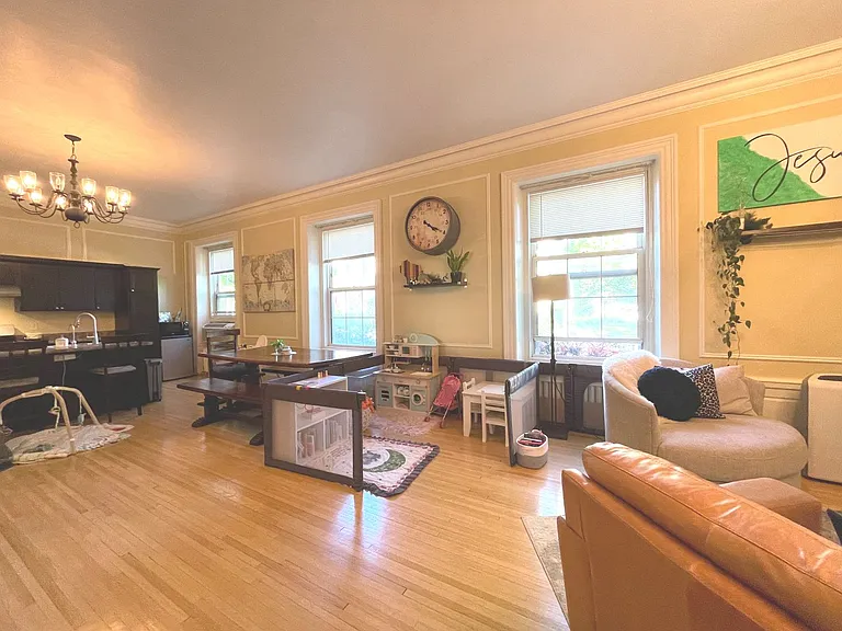 Cass Street Apartments — Photo 34