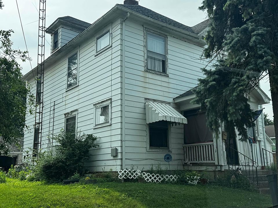 2nd image of 640 S Prospect St