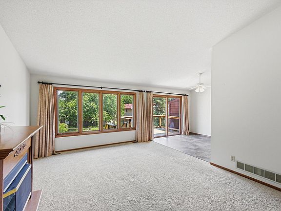 4th image of 4029 Silver Lake Rd NE