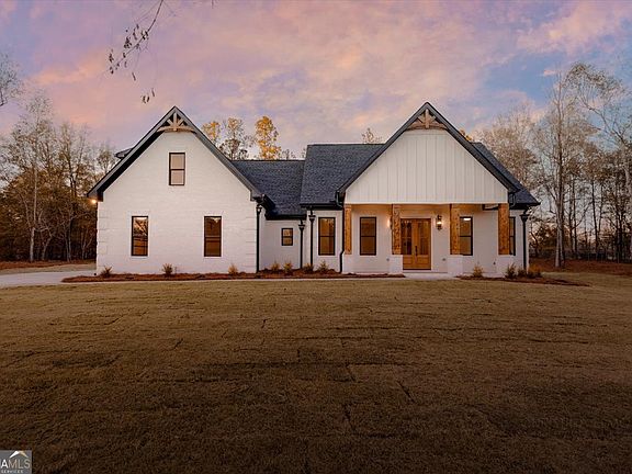 2nd image of 6975 Columbus Rd