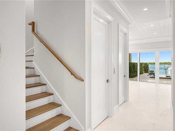 4th image of 1460 Seaway Dr #3