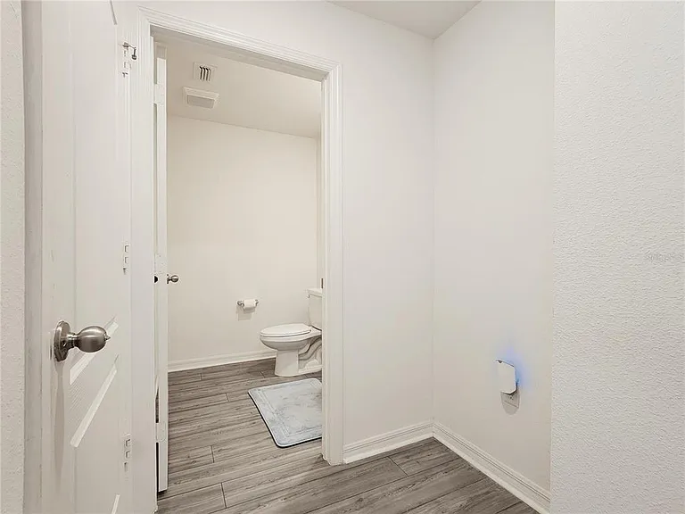 1679 Wynford Cir — Photo 4
