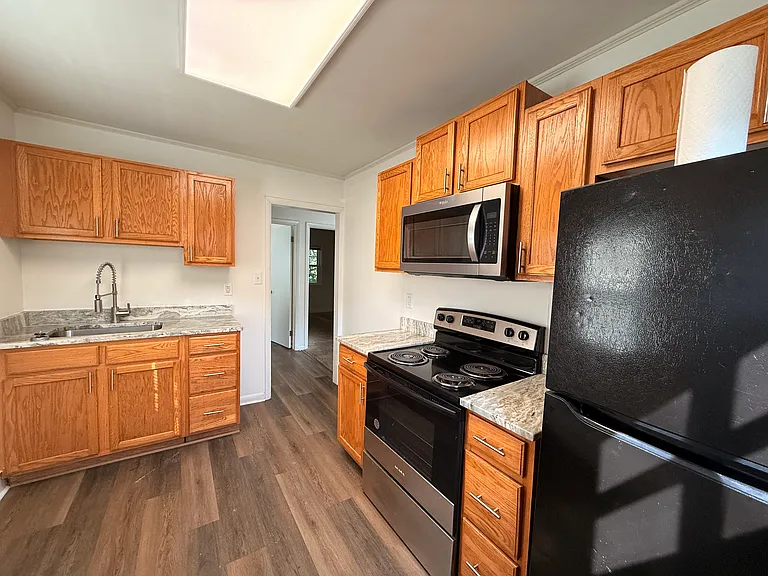 142 Carver St #2 — Photo 3