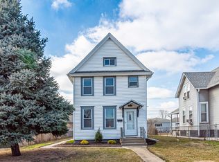 12752 Gregory St, Blue Island, IL 60406
