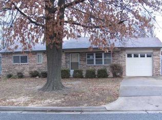 1301 W Sunset Dr, Rogers, AR 72756