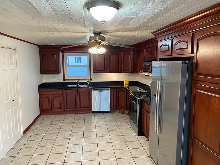 139 Walnut Island Blvd — Photo 1