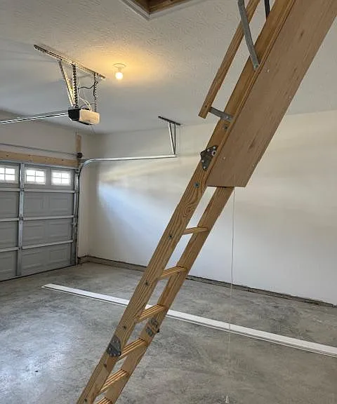 Mustang Cir — Photo 29