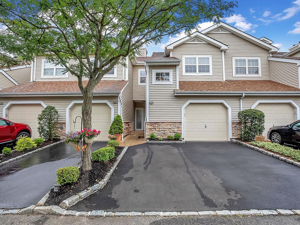 1st image of 143 Carriage Ln #218