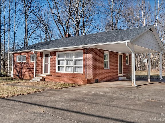4th image of 2554 W Dixon Blvd