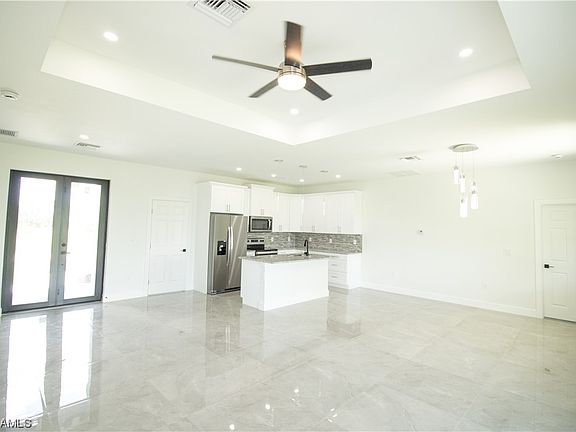4th image of 1004 Harwood Ave S