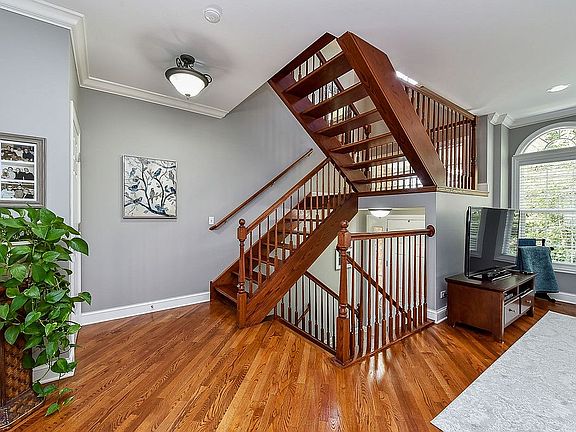 4th image of 2640 Blakely Ln #905