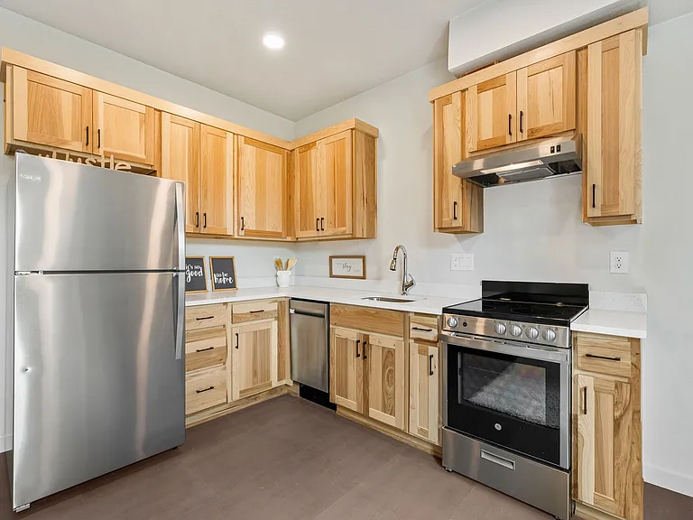 241 SE 80th Ave #103 — Photo 35
