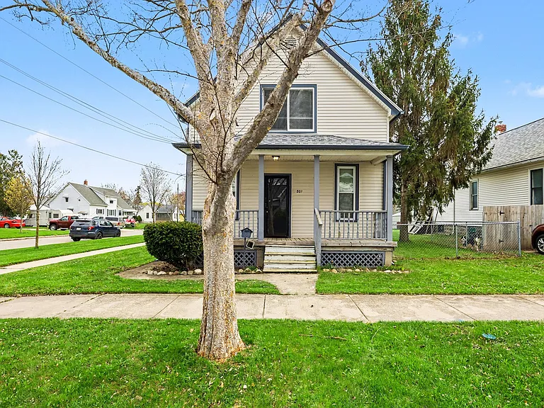 801 S Sherman St — Photo 23