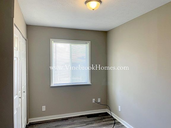 5th image of 2030 Fairport Ave
