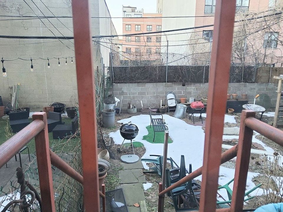 1st image of 135 Vernon Ave APT 1B