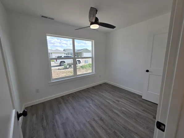 92 Harmony St, Buffalo, WY 82834