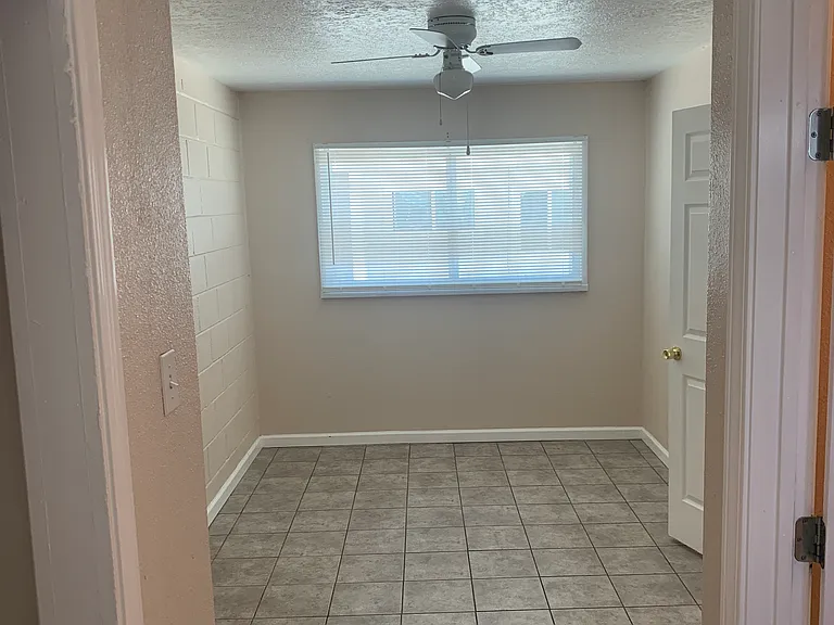 Updated 1 Bedroom Courtyard Apartment with Yard in South UNM — Photo 10
