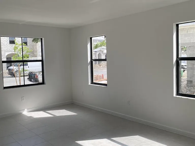 10100 SW 228th Ter — Photo 8