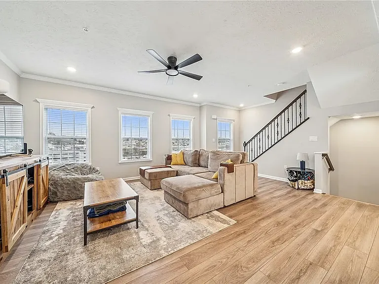 113 Ziva Dr — Photo 3