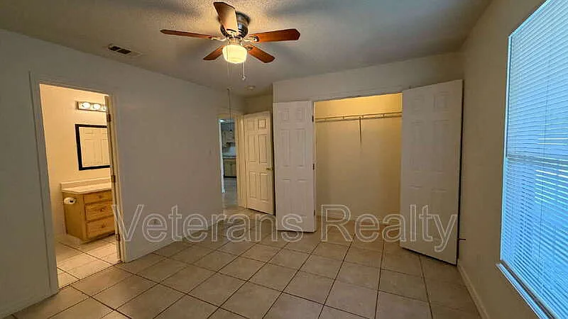 2 bed, 1.0 bath, 900 sqft, $850 — Photo 4
