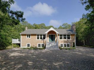 537 Scraggy Neck Rd, Cataumet, MA 02534
