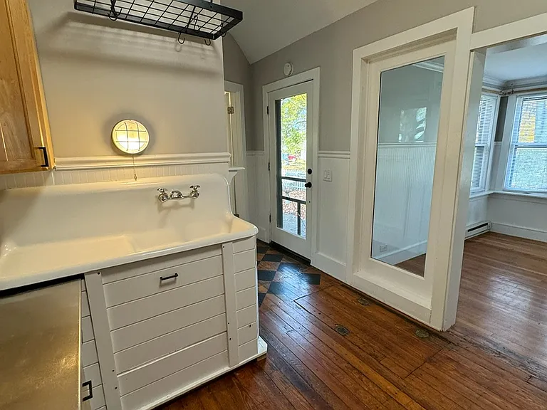 623 Cherry St SE — Photo 8