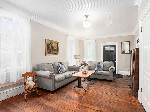 4th image of 522 W Cass St