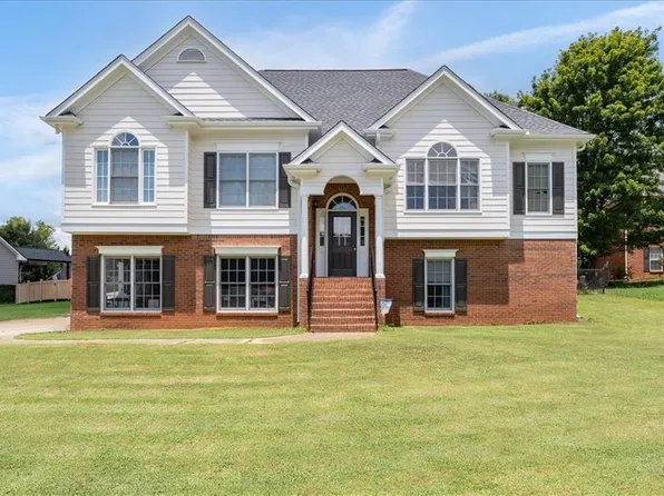 16 Berkshire Dr NW, Cartersville, GA 30120