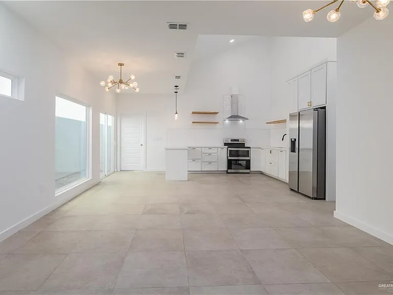 2629 Warbler Ave — Photo 3