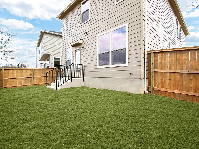4955 Usaa Blvd — Photo 27