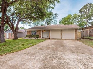 1616 White Oak Ct, Denton, TX 76209