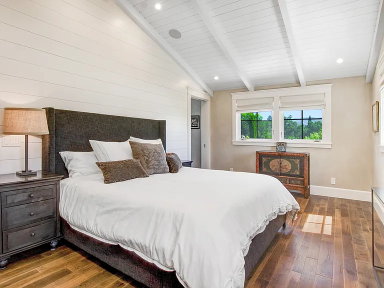 Primary En Suite Bedroom
