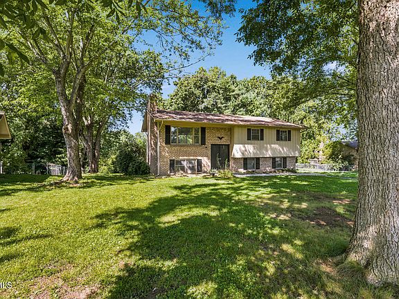 2nd image of 186 Brookwood Cir