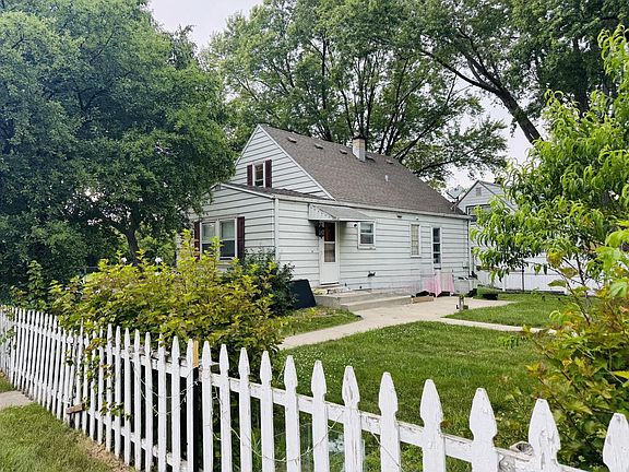 3rd image of 1236 S 104th STREET