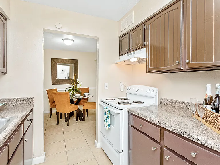 The Alora Apartments — Photo 18