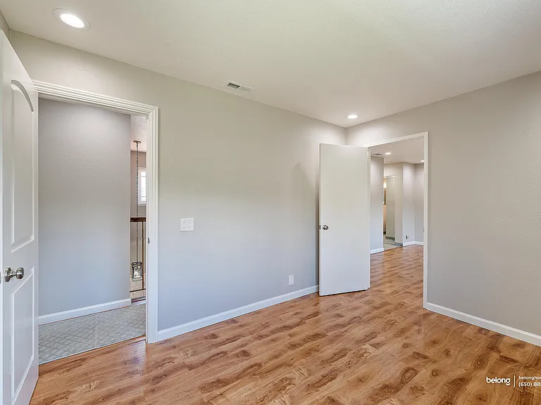 3661 Slopeview Dr — Photo 55