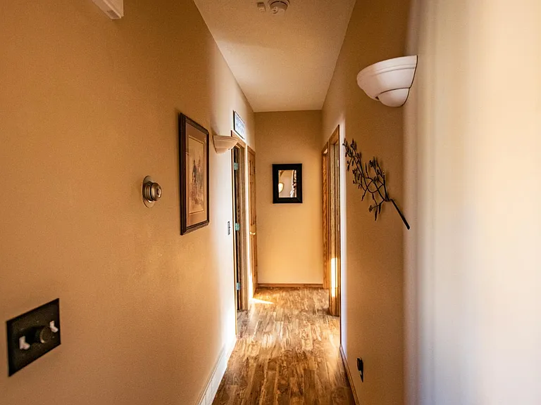 616 Swan Ct — Photo 11
