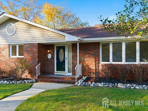 2nd image of 551 Rosewood Dr