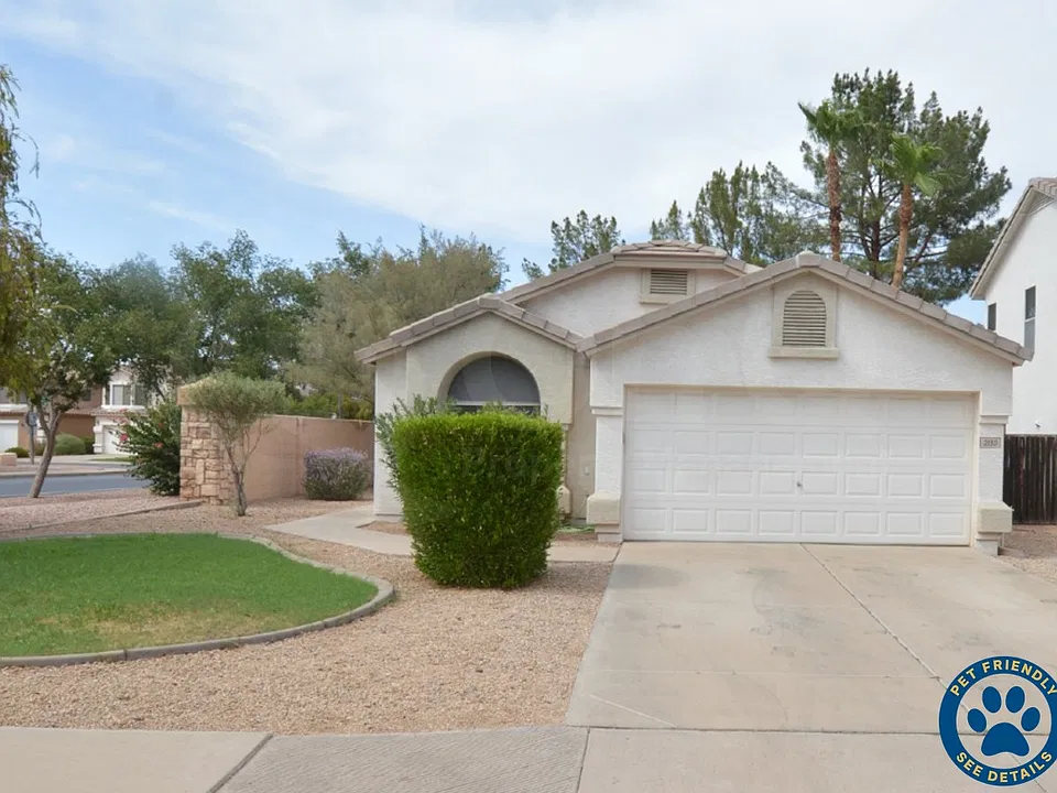 2130 E Pinto Dr