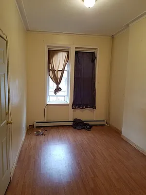 Rented by Space Link Realty | media 5