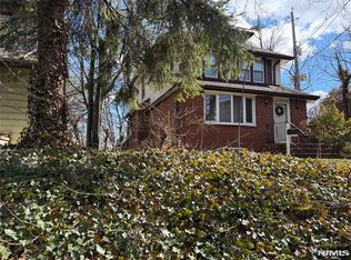 528 Terrace Ave, Hasbrouck Heights, NJ 07604