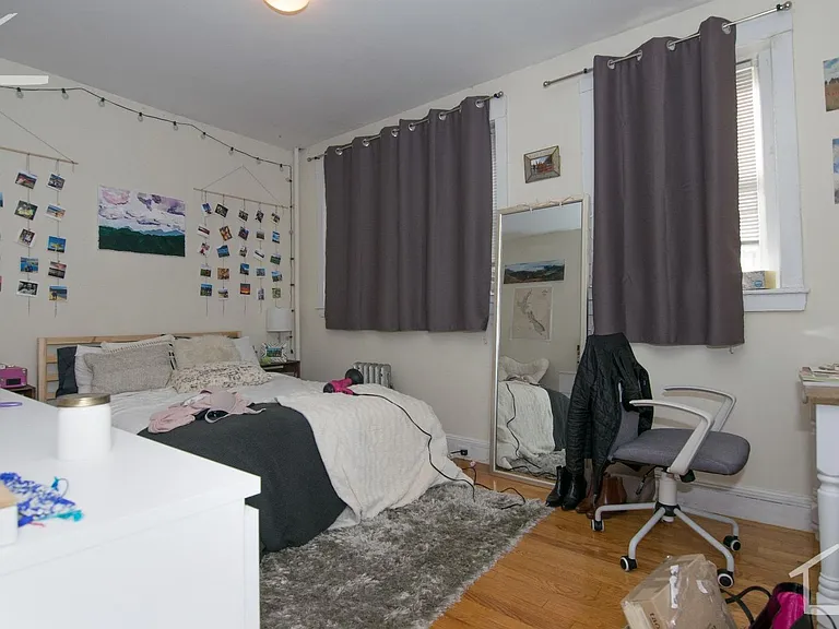 64 Egmont St #1 — Photo 6