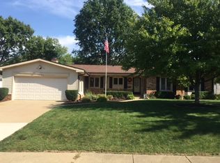 5206 N Woodview Ave, Peoria, IL 61614