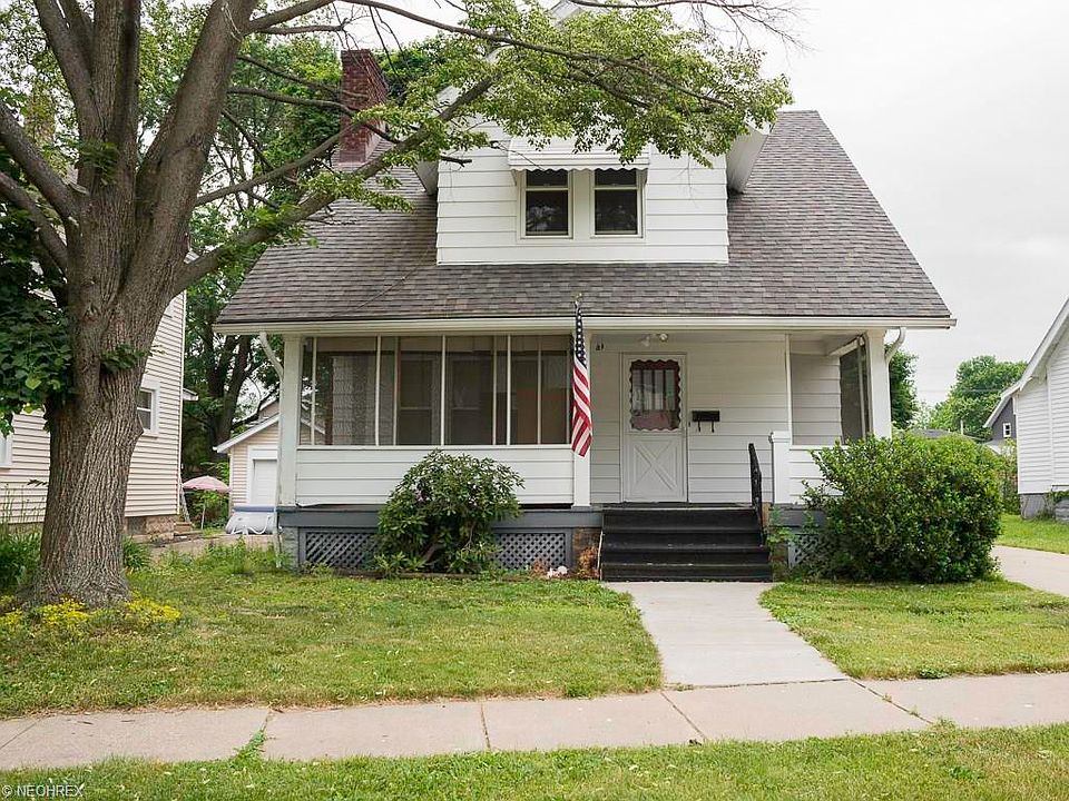 1st image of 2551 4th St