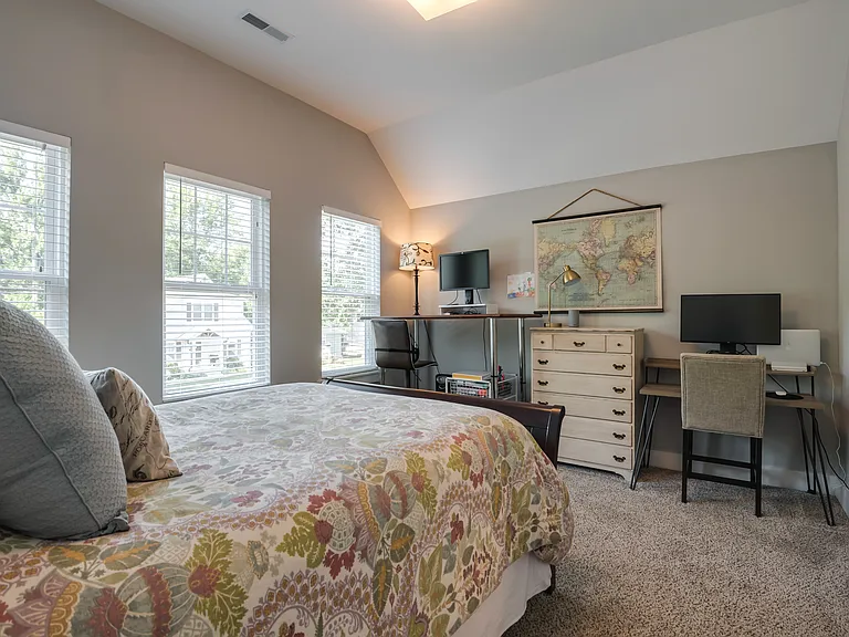 508 Morton Ave — Photo 27